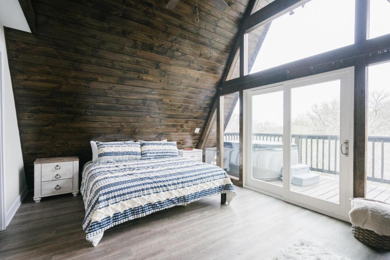 Вилла Dean'S Den: Private Deck W/ Jacuzzi And A View Нью Браунфелс Экстерьер фото